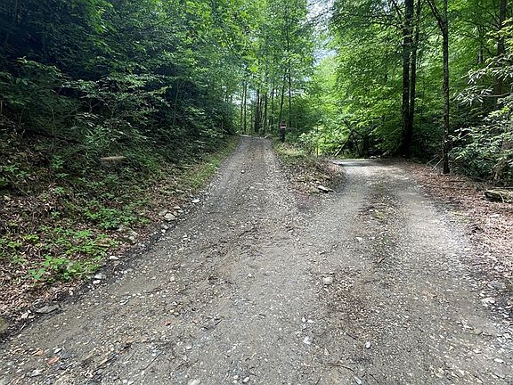5th image of 00 W Road