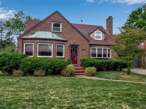 555 Roycroft Blvd, Cheektowaga, NY 14225