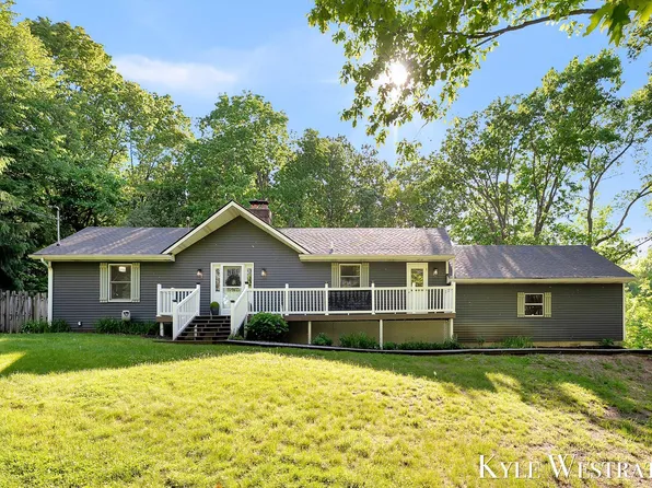 2525 Biggs Ave NE, Lowell, MI 49331