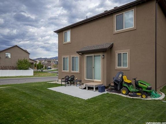 4th image of 733 N Braemar Way