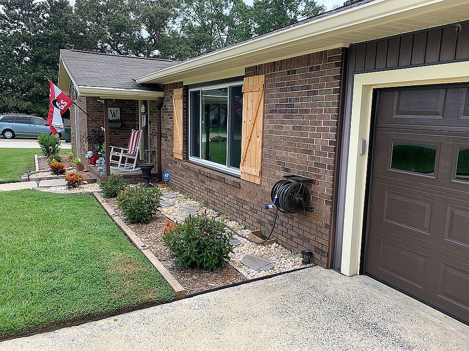 2nd image of 105 Springwood Dr