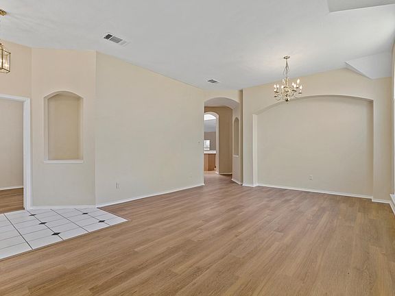 5th image of 10119 Norman Ct