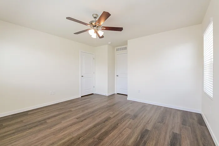 3 bed, 2.5 bath, 1468 sqft, $2,545 — Photo 2