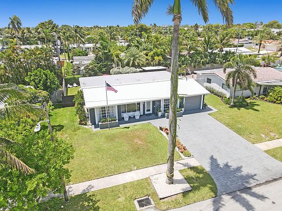3rd image of 808 SE 16th St