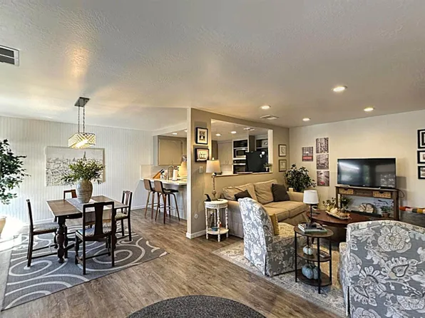 442 Las Casitas Court #C, Santa Rosa, CA 95403