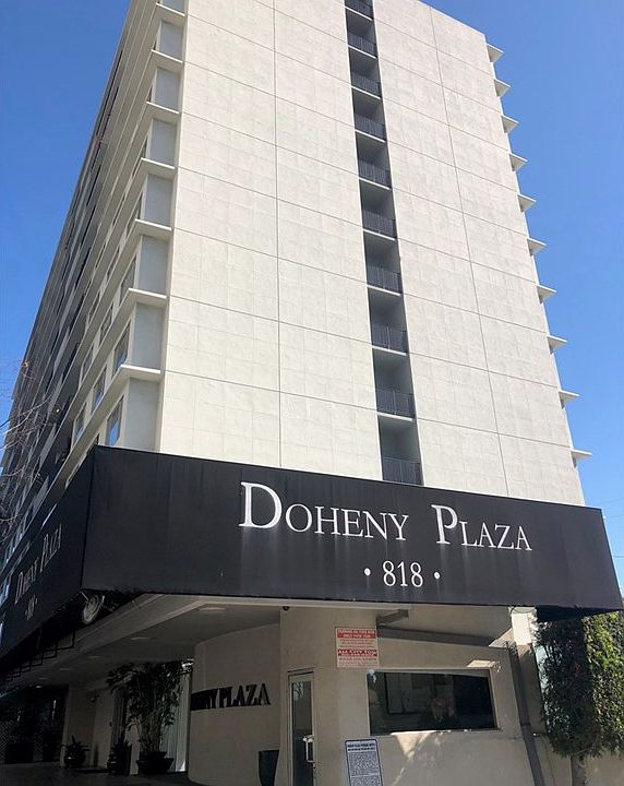 1st image of 818 N Doheny Dr APT 508