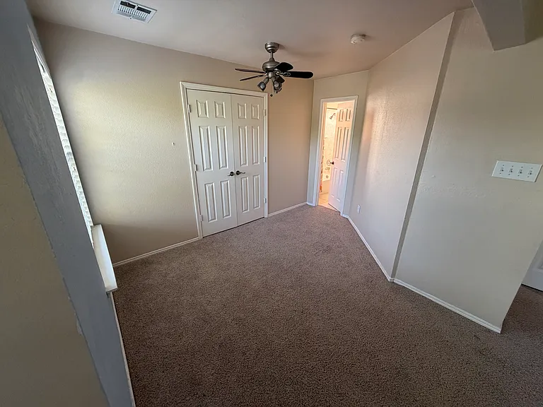 2453 Ravenhurst Dr — Photo 16