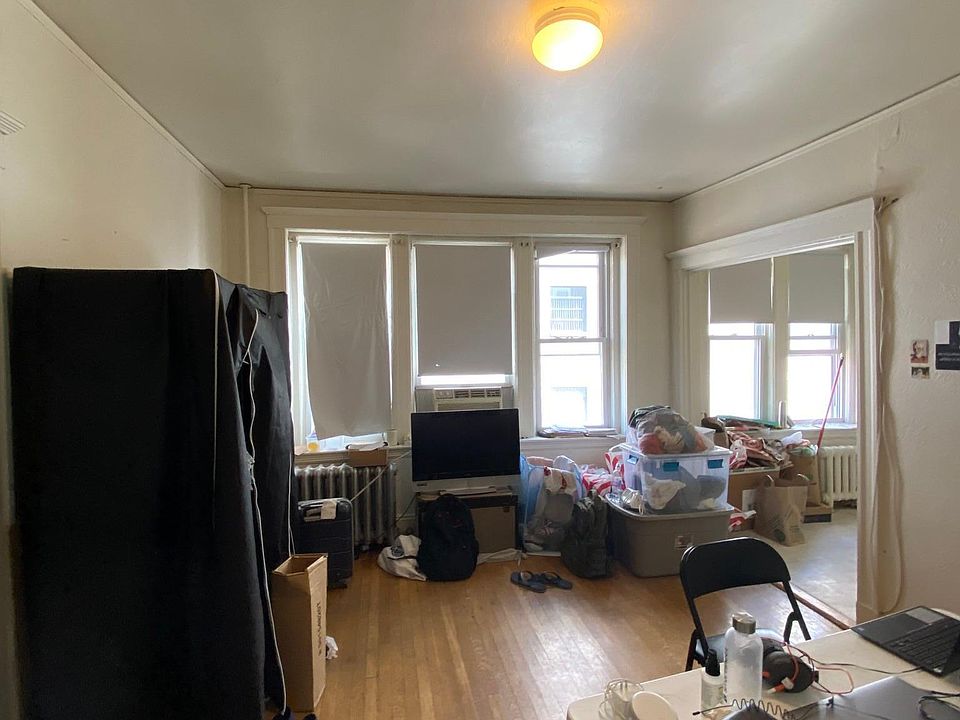 2nd image of 1163 Boylston St #30V