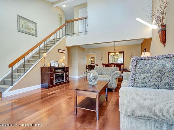 5th image of 665 Branch Dr