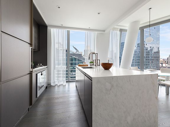 3rd image of 645 W 59th St #2805