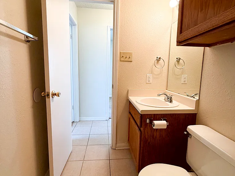 2607 Bluebonnet Dr — Photo 10