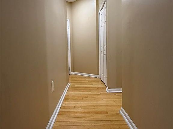 2nd image of 4831 Oak Path