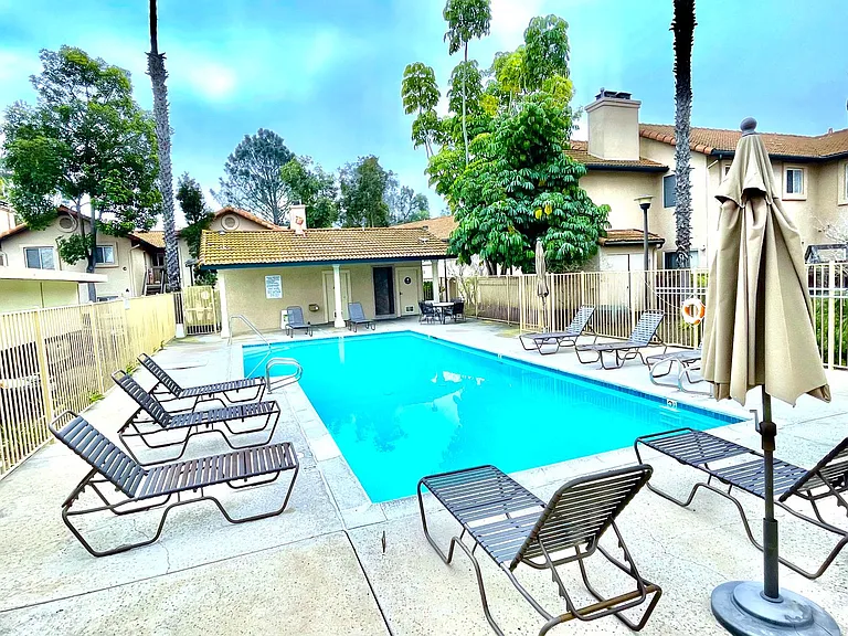 11329 Avenida De Los Lobos #G — Photo 34