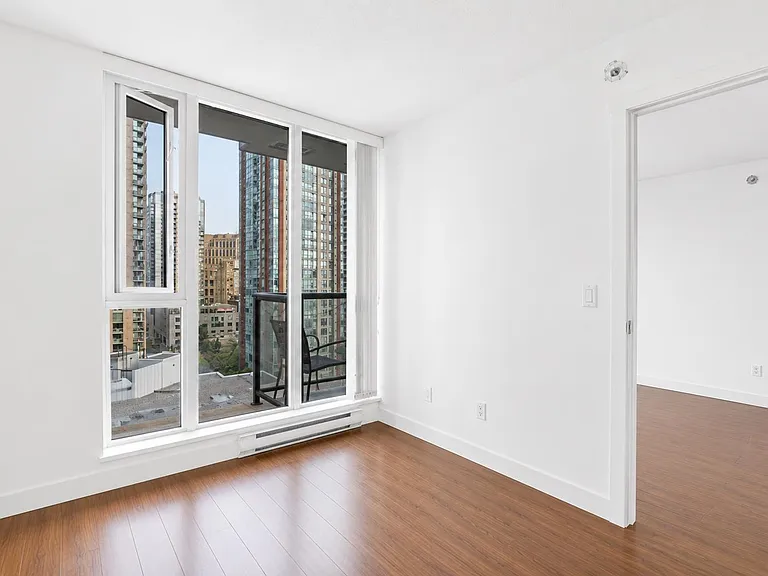 1010 Richards St #1703 — Photo 9