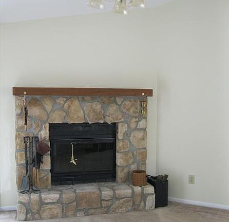4th image of 8101 Cedar Creek Ct