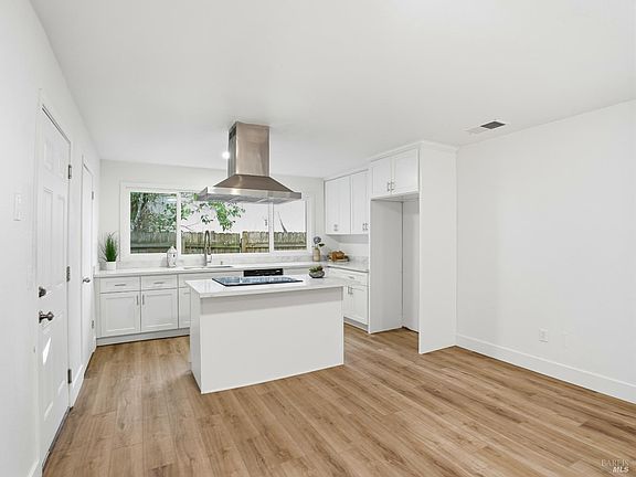 4th image of 6041 Evelyn Avenue