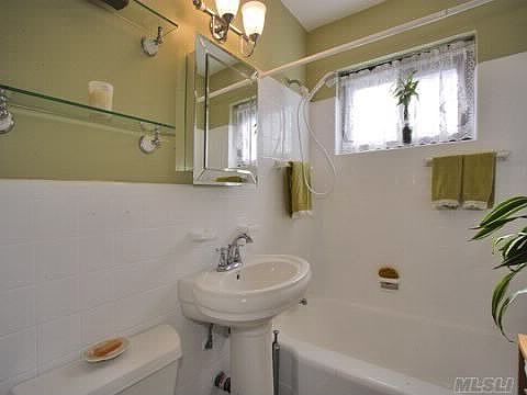4th image of 111 15th St APT F1