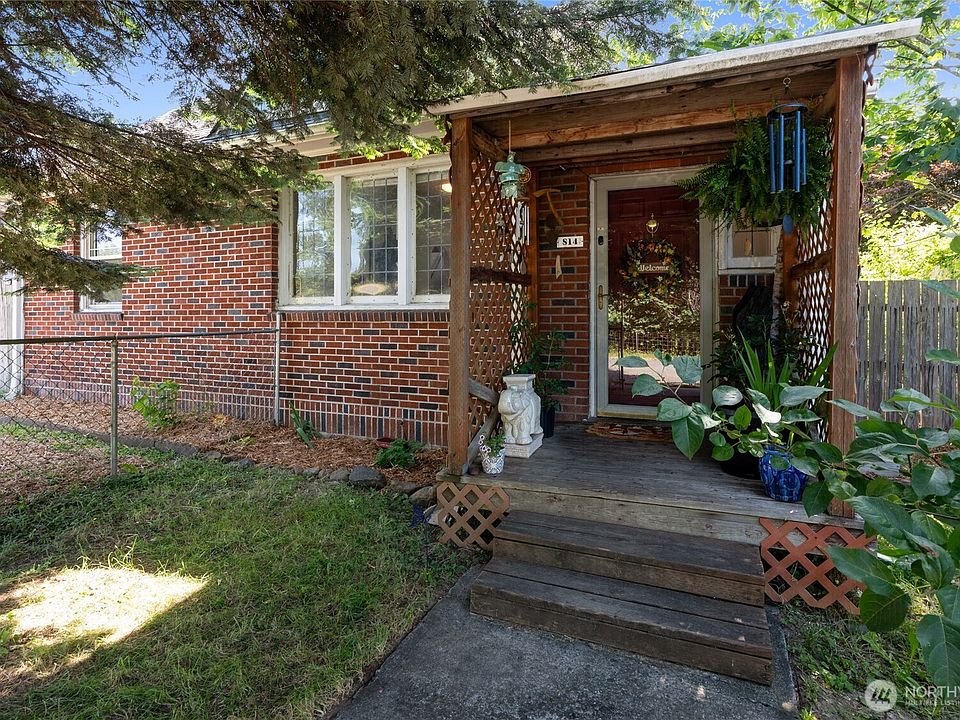 1st image of 814 Main Street