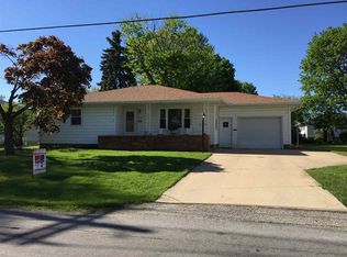 612 E Chestnut St, Geneseo, IL 61254