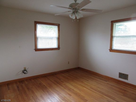 4th image of 525 Sidorske Ave