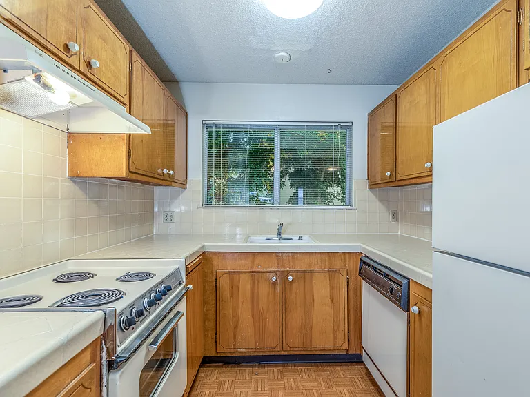 Quail Hill Apartments — Photo 7