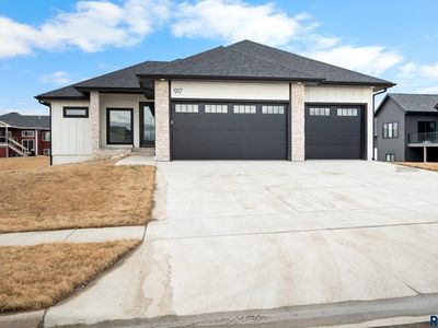 917 N Sylvan Dr, Sioux Falls, SD, 57110