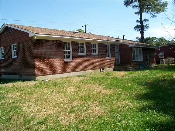 3rd image of 1506 Cavalier Blvd