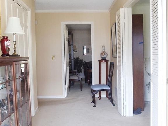 2nd image of 204 Stone Lake Dr