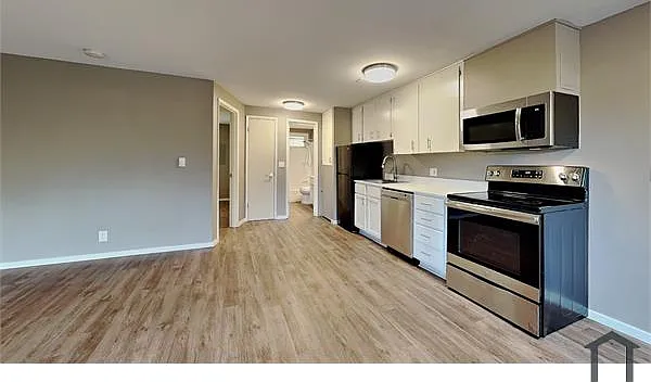 102 Summit Ave N — Photo 3