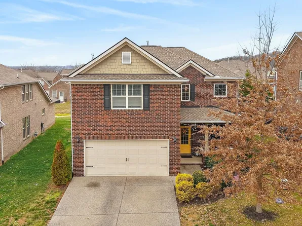 211 Hempstead Ct, Gallatin, TN 37066