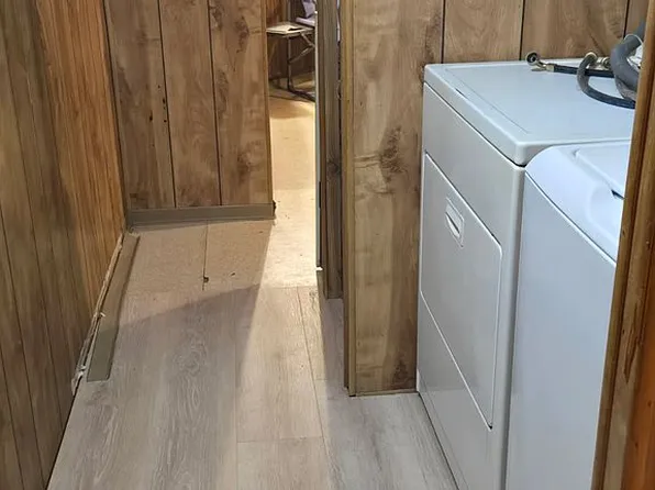 1701 N Glenbrook Rd, Greenacres, WA 99016