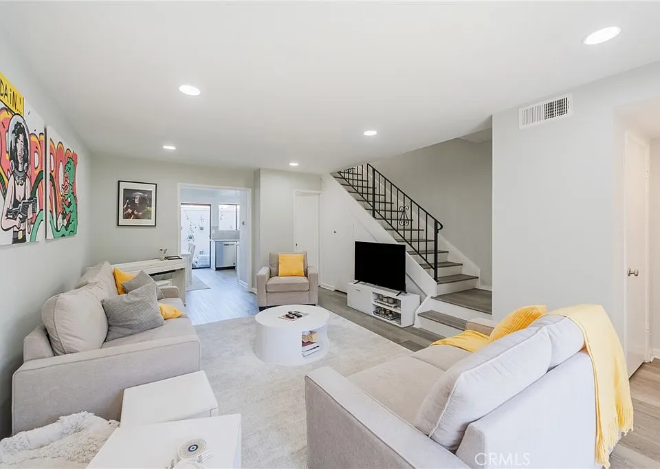 28033 Ridgebluff Ct