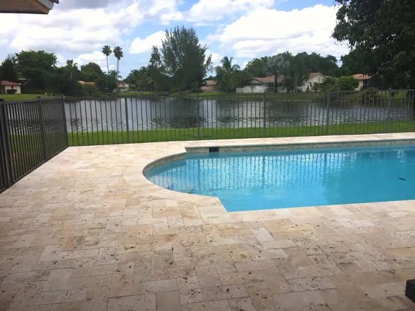 8773 NW 1st St, Coral Springs, FL 33071