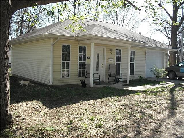 1st image of 504 E 4th St
