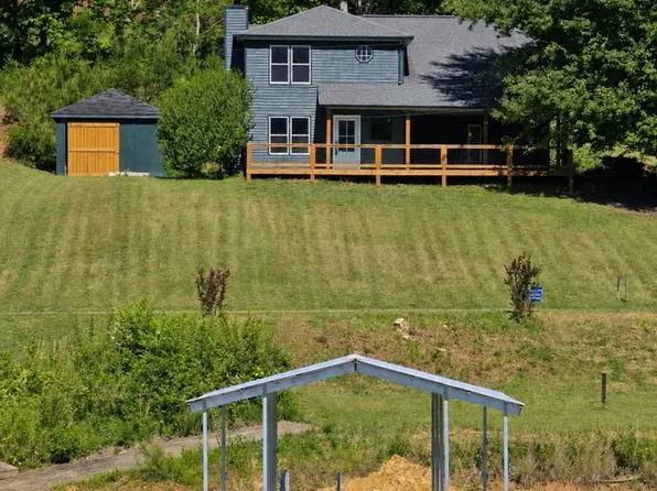 233 Bradshaw Rd, Hiawassee, GA 30546