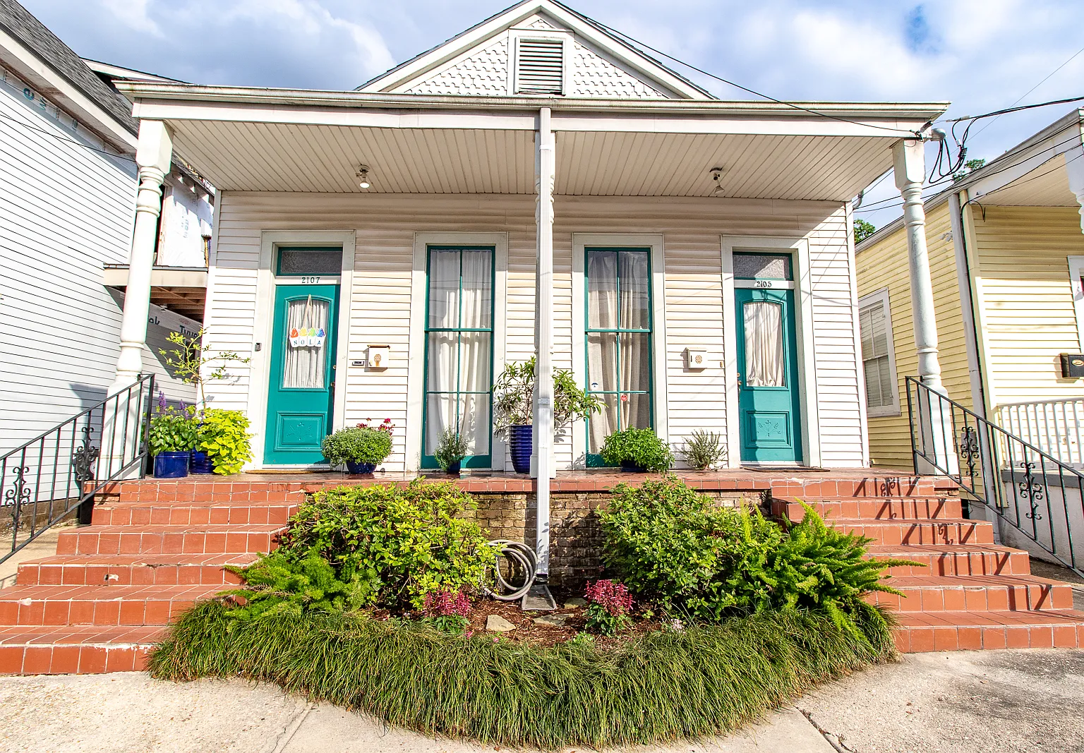 2 bed, 876 sqft, $1,400 — Photo 1
