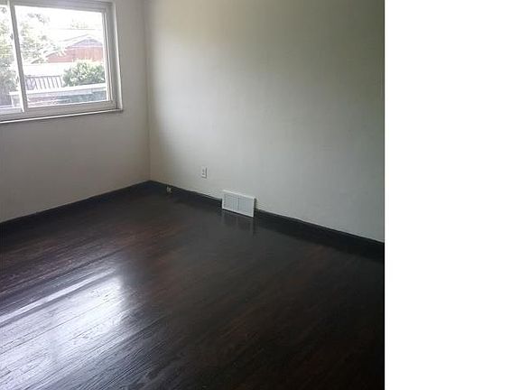 3rd image of 4507 Carter Ave