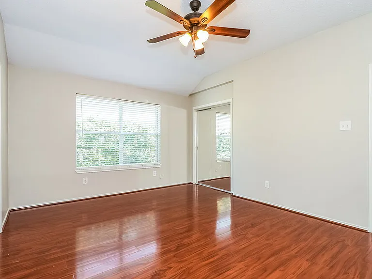 617 Saint Eric Dr — Photo 8