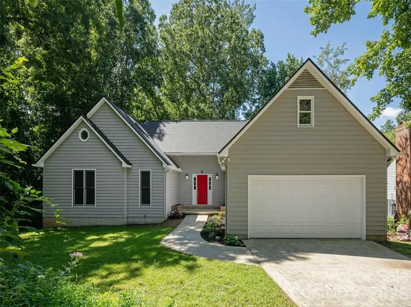 15 Glen Crest Dr, Arden, NC 28704