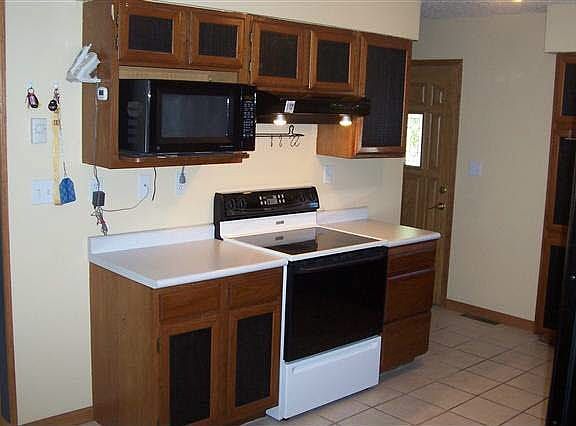 3rd image of 1317 Parkside Dr
