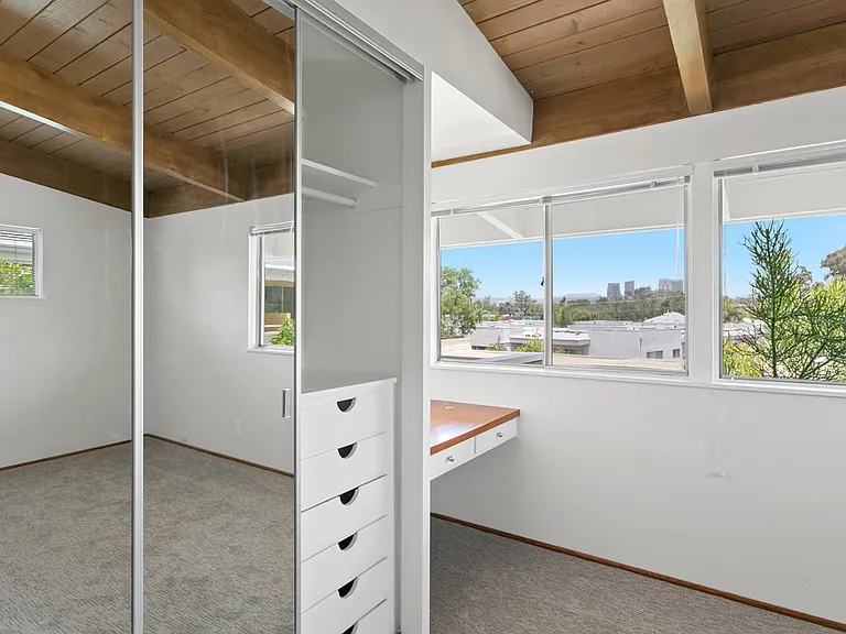10539 W Valparaiso St — Photo 6