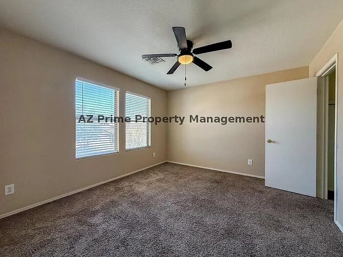 583 W Racine Loop — Photo 20
