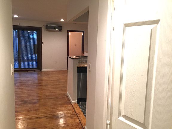 3rd image of 26 W 95th St APT 4