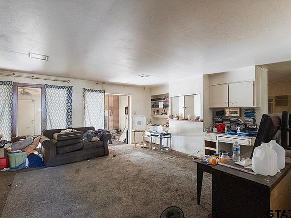 5th image of 2006 N Palace Ave