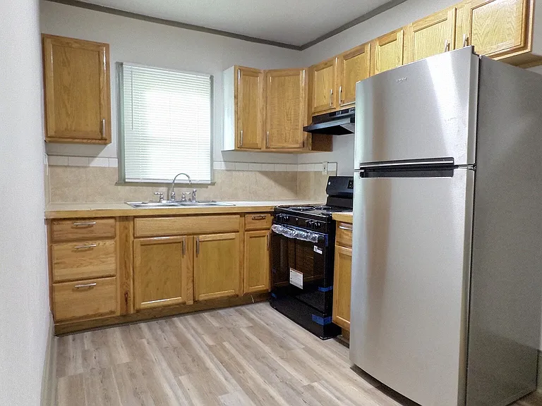 355 Dixie Broadway — Photo 3