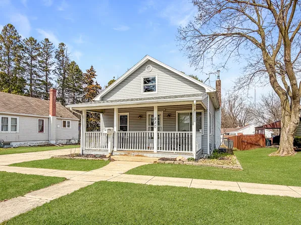 510 W Dewey St, Freeport, IL 61032
