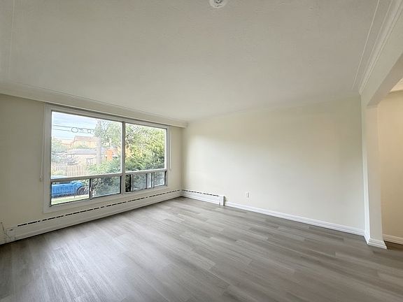 5th image of 46 Montcalm Ave