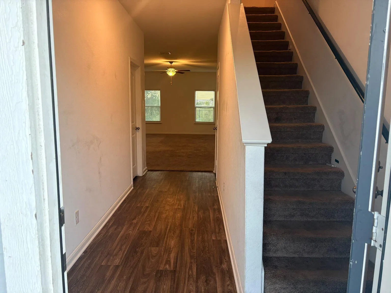 4 bed, 2.5 bath, 2356 sqft, $1,999 — Photo 4