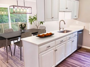 120 Wood Duck Ln #120, Excelsior, MN 55331