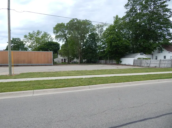 299 E Gardner St NW, Sparta, MI 49345